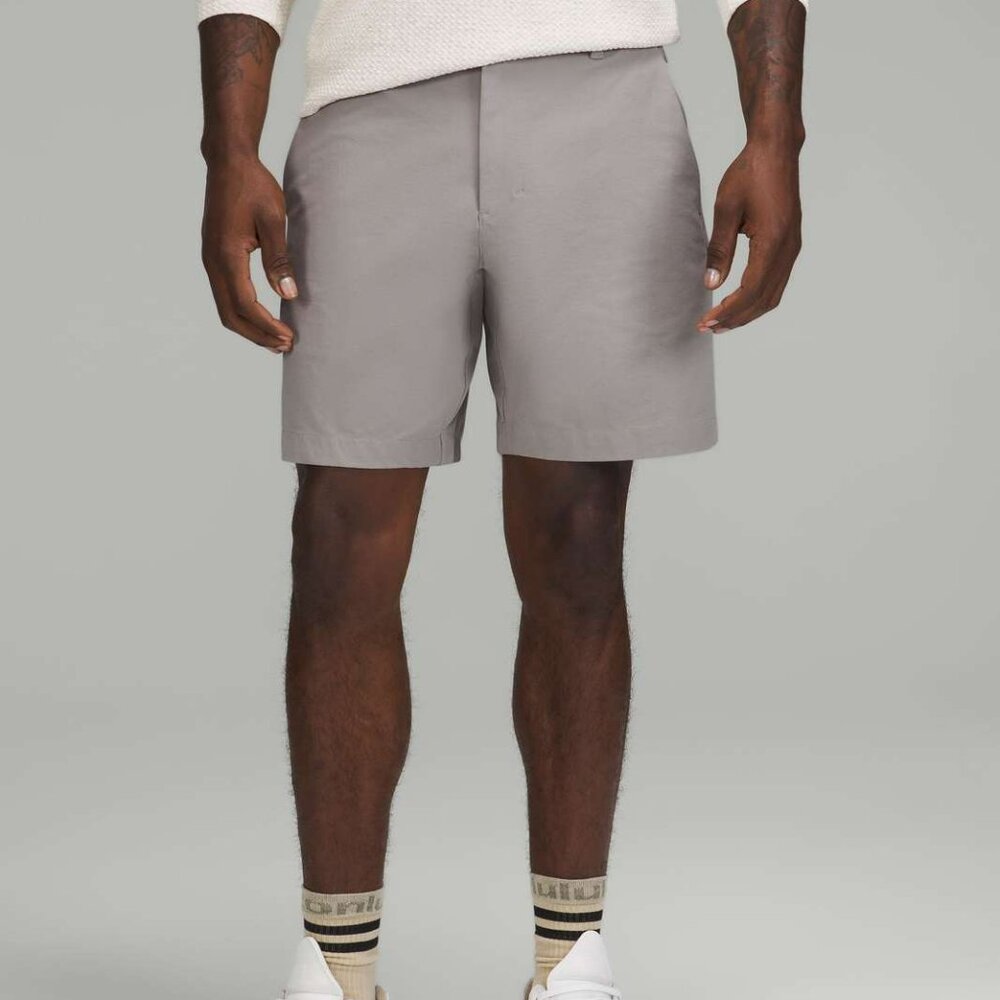 Lululemon Commission Classic-Fit Short 5.5" VersaTwill Gull Grey Size 33